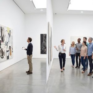 Comparison of self-guided and group-guided audio tour systems in a modern art gallery